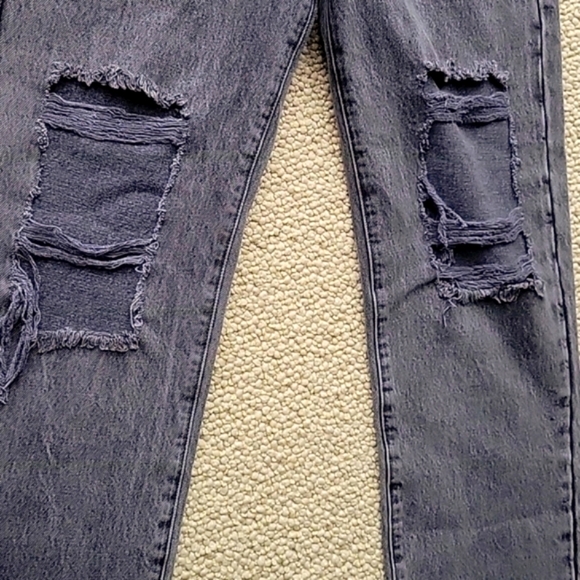 Carmar Los Angeles Ankle Length Jeans, distressed, size 28, soft black denim ♥️ - Picture 3 of 6